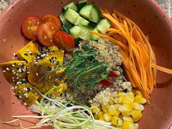 Coffee Cake - Боул с курицей