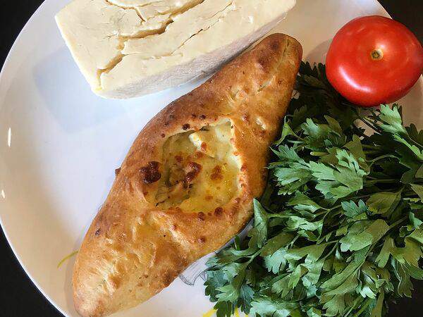 Пекаридзе - Хаджари с курицей гриль