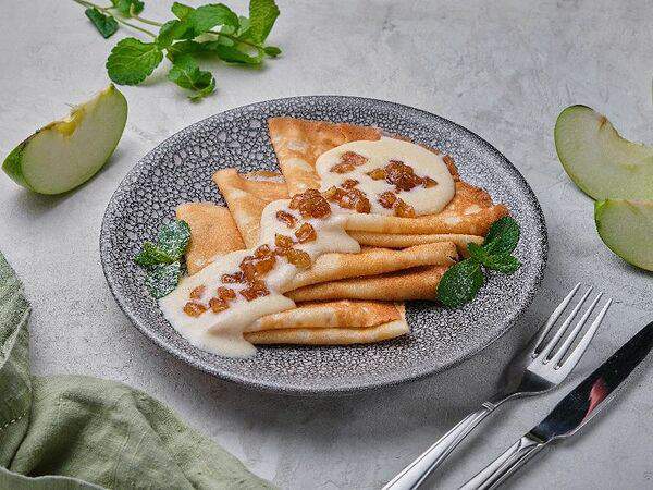 Кухня №1 - Блинчики с яблоком и ванильным соусом
