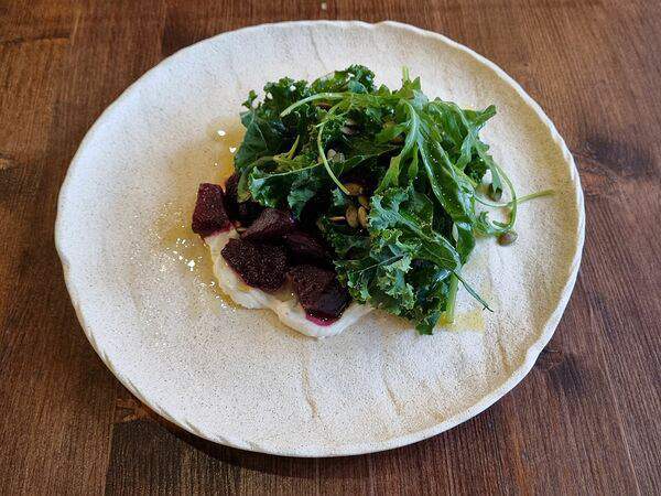 Театральный буфетъ - Салат из печеной свёклы с творожным сыром