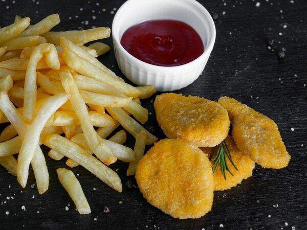 Иди ешь - Картофель фри с наггетсами