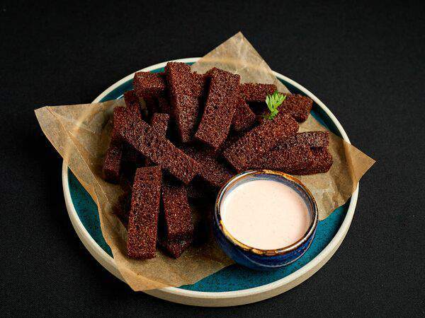 Sundali - Чесночные гренки с соусом Ряженка