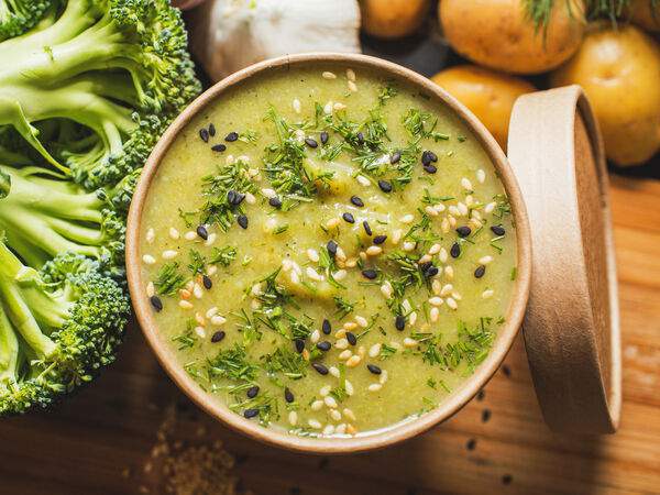 Зерно - Суп-пюре из брокколи с топпингом