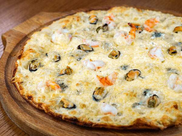 Antonio - Пицца с морепродуктами и горгондзолой