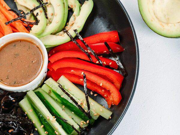 Семейный ресторан МишЛен - Поке овощной с имбирным соусом