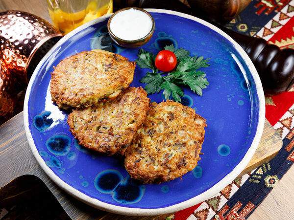 Мангал & гриль - Картофельные драники с грибами и соусом тар-тар