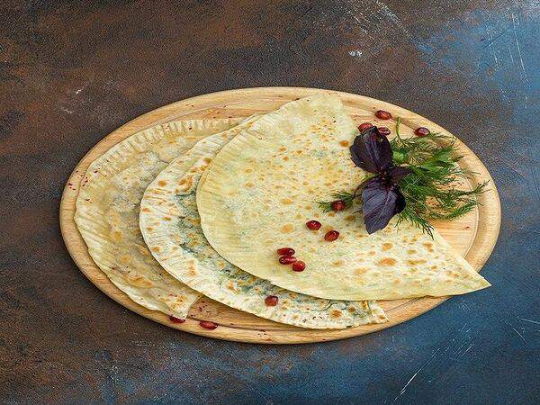 Счастье - Кутаб с сулугуни и зеленью