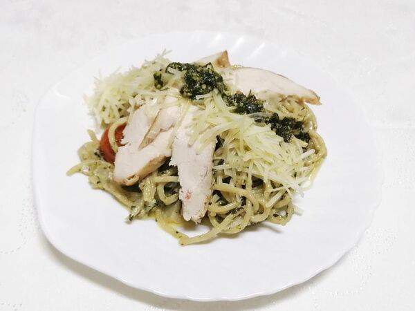 Три правила - Спагетти с курицей и соусом песто