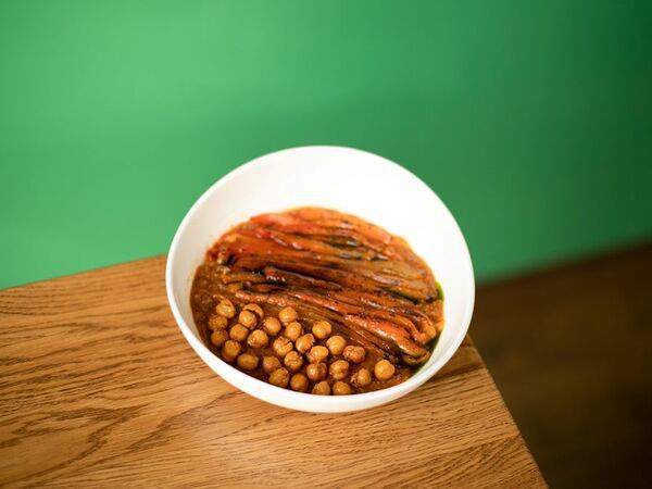 Avocado queen - Томатный суп с говядиной и печеным перцем