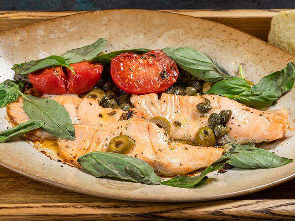 Разжигатели - Лосось из печи с соусом дзадзики