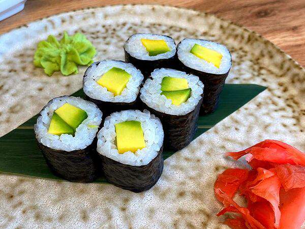 Кафе AZIAT - Ролл Маки с авокадо