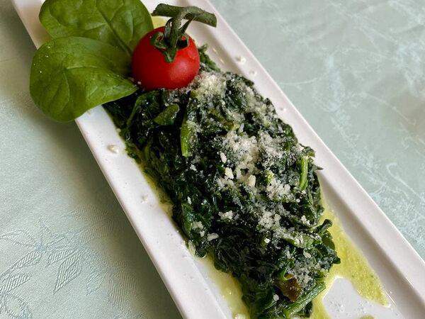 Ristorante Da Claudio - Шпинат с пармезаном