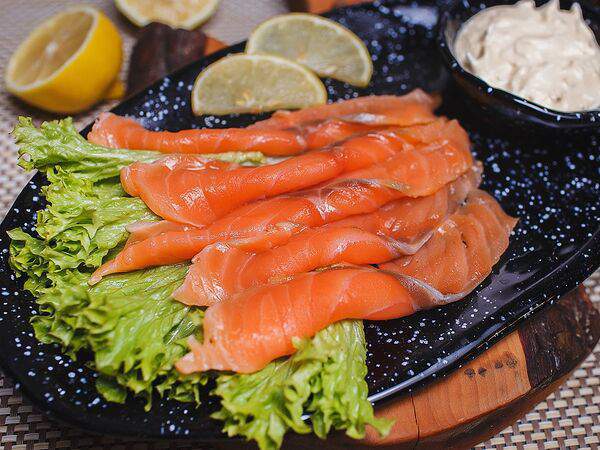 Две хижины - Нарезка из соленой семги