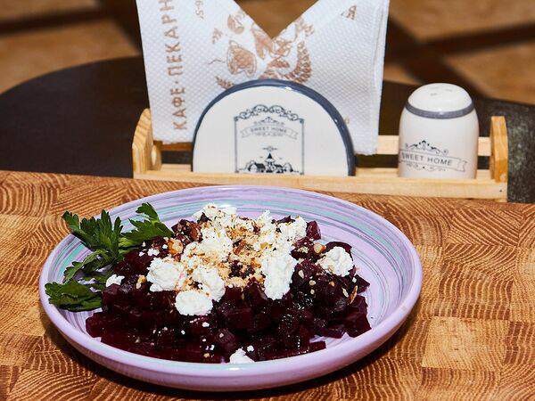 Кафе пекарня - Свекла с брынзой