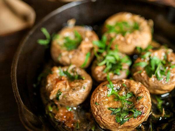 Сыроварня - Шампиньоны с чесноком и петрушкой