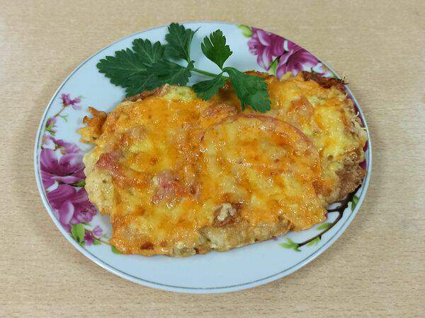 Обеды на Баррикадной - Печень запеченная под помидором и сыром