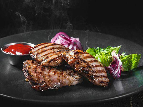 BUNKER - Шашлык из курицы со свекольным луком