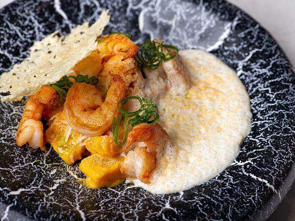 Red wall - Тыквенные ньокки, обжаренные креветки и сыр пармезан