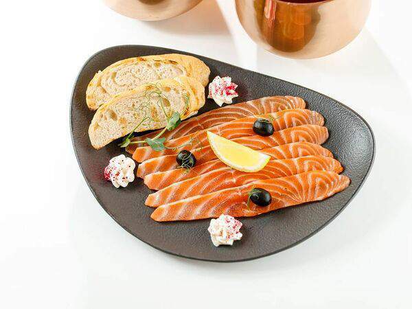 ЛайкиПарк - Лосось слабосоленый с брускеттами и сливочным сыром