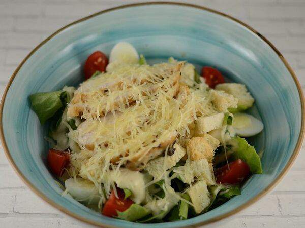 Kontrast gusto - Цезарь с курицей