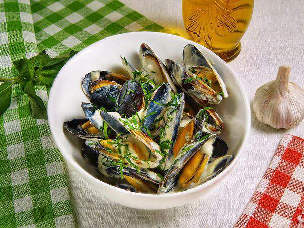 Burrata - Соте из мидий в сливочном соусе