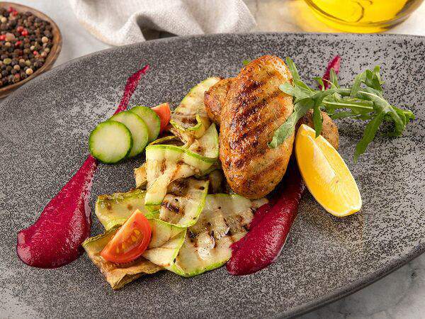 Платан Южный - Котлета из судака с кабачком и печёным свекольным соусом