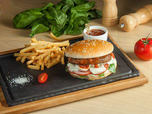 Перчини Grill & Wine - Бургер Итальяно