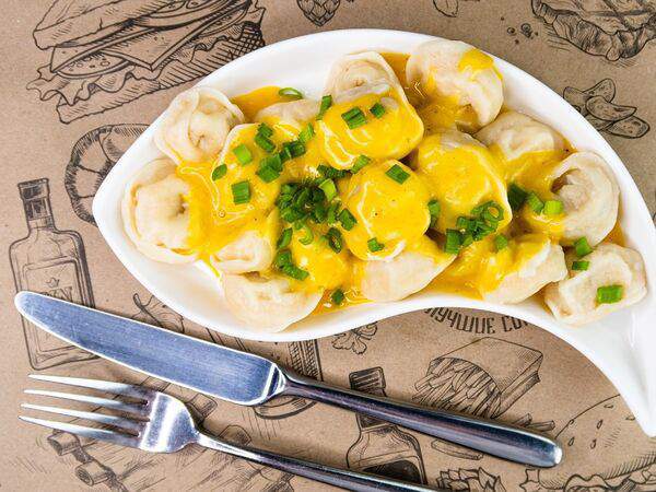 RingoBells - Пельмени из лосося с голландским соусом