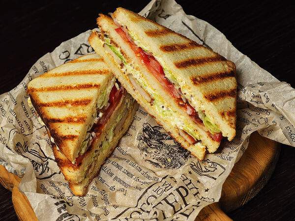 Harat's Irish Pub - Сэндвич клубный