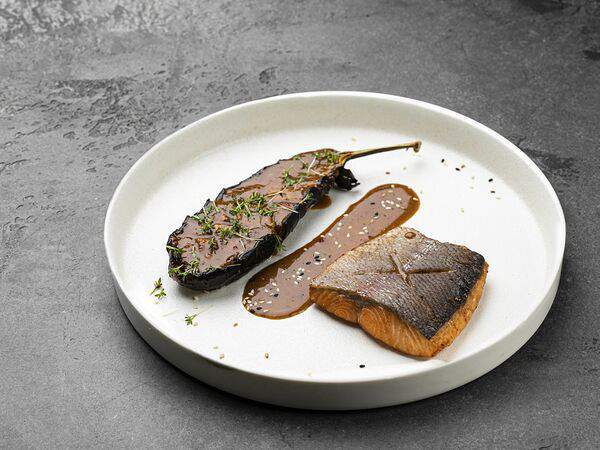 Domo izakaya bar - Запеченный лосось с баклажаном