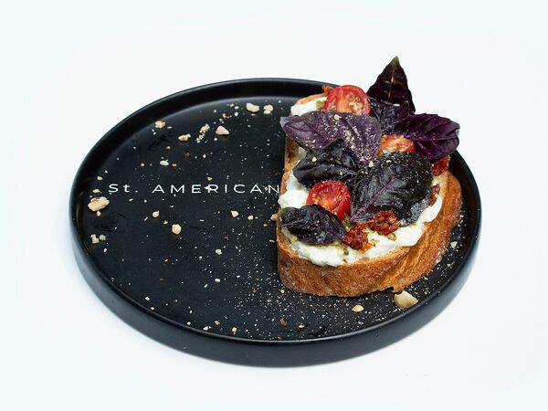 Saint Americano - Брускетта со страчателлой