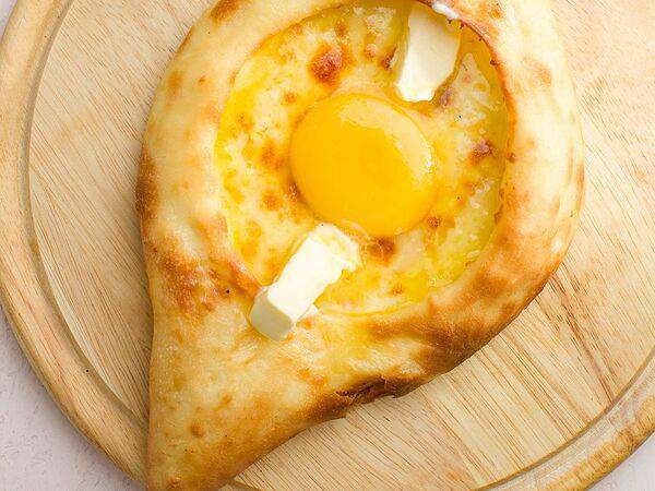 Счастье - Хачапури по-аджарски с яйцом