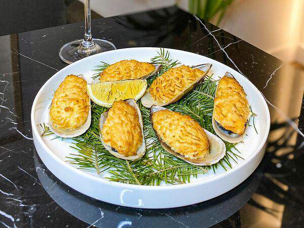 Агата - Запеченные мидии с сыром Дорблю