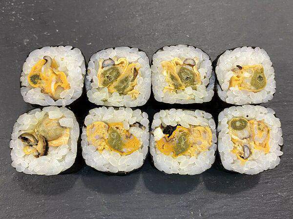 Лосось sushi & oysters - Классика Мидии