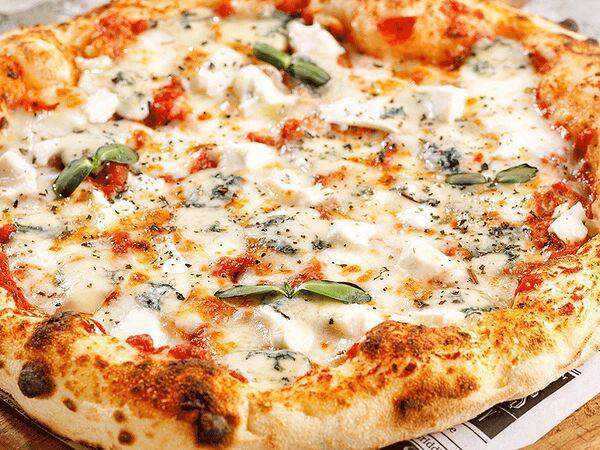 Итальянский ресторан Casa Mia - Пицца Куатро Формаджи