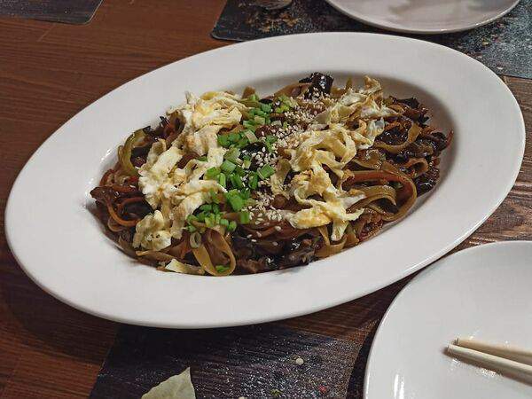 Чи & Фань - Удон с говядиной и овощами