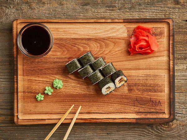 Luna lounge - Ролл с угрём