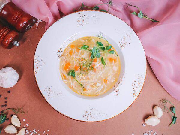 Underground - Суп куриный с домашней яичной лапшой и зеленью