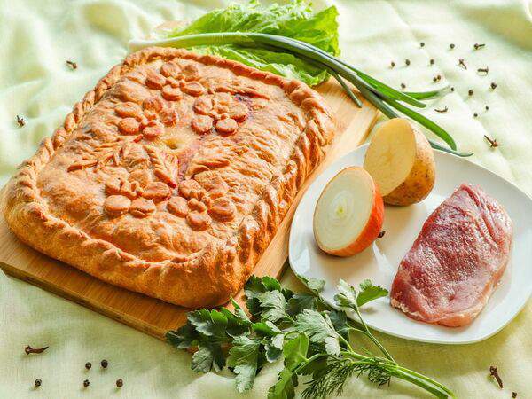 Сытый боцман - Пирог со свининой и картофелем из песочного теста