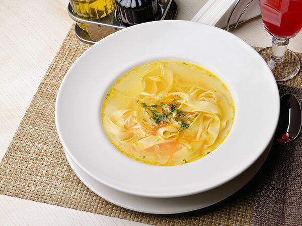 Ресторан Чеснок - Куриный суп с домашней лапшой