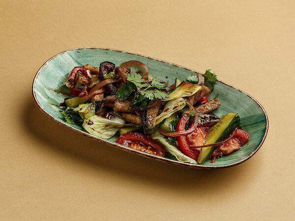 Баши Грузинское Бистро - Салат с хрустящими баклажанами