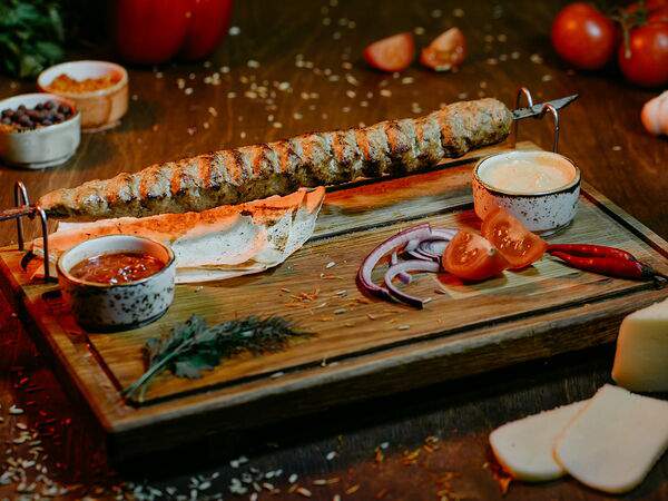 Мама Грузия - Люля-кебаб с телятиной и сыром