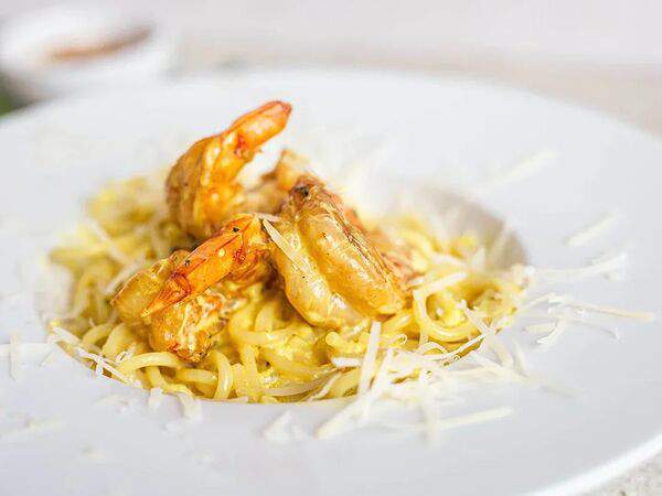 Пино - С креветками в соусе карри