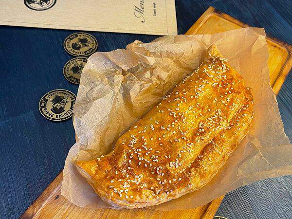 Старый якорь - Аля-Кальцоне с ветчиной и курицей