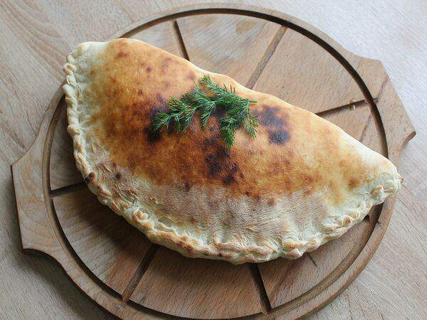 Кафе-пиццерия Yess - Пицца Кальцоне с говядиной