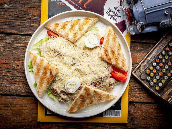 Simba Pizza - Салат Цезарь с курицей