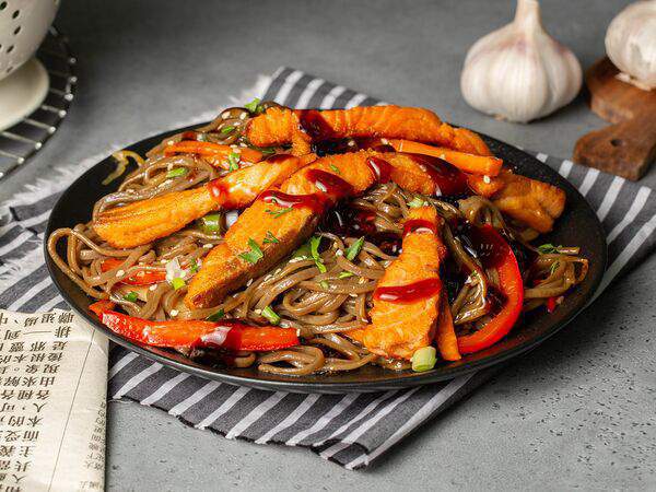 Lunch Box - Вок #Box Лапша с Лососем