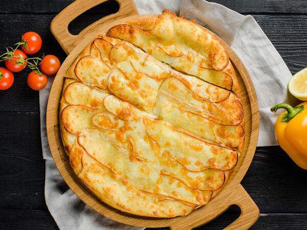 Маймун - Хачапури с копченым сыром Сулугуни