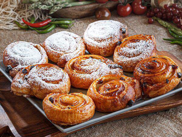 Кафе-пекарня Susser - Улитка с заварным кремом и изюмом