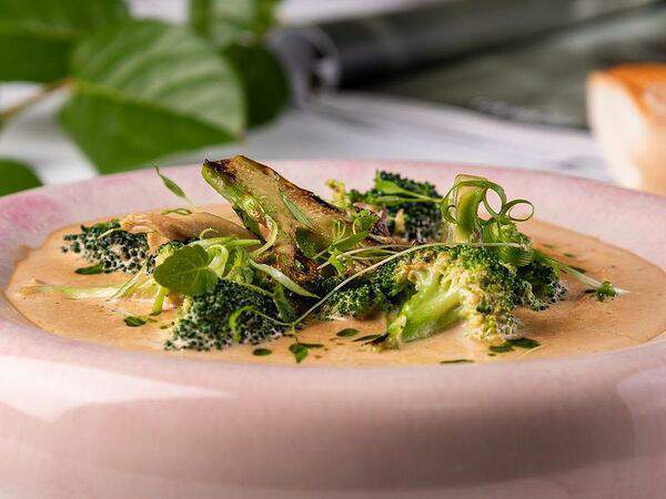 Mandarinka Restaurant & Bar - Брокколи с грибами в устричном соусе